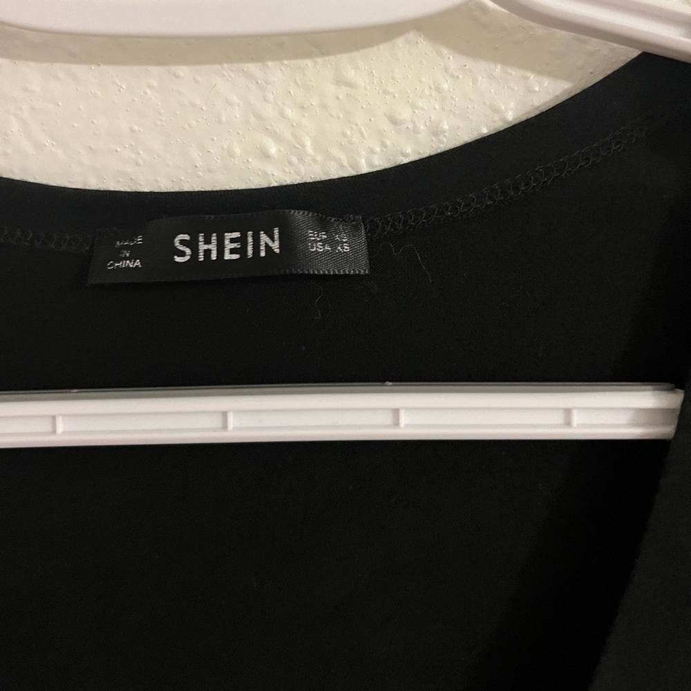 crop top - Picture 2 of 2